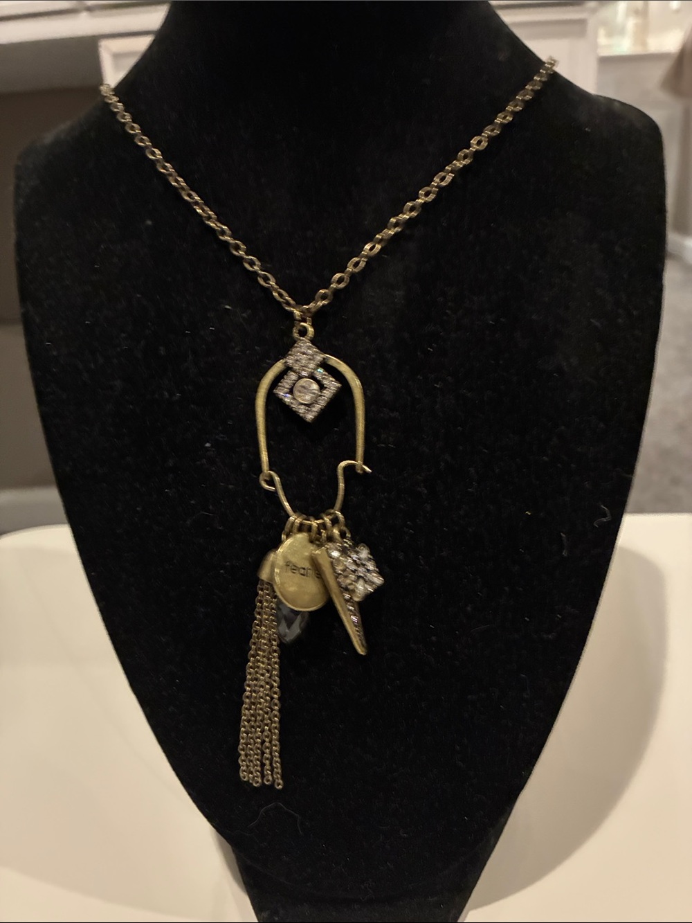 Woman’s necklace